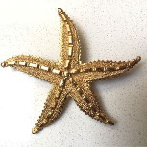 Vintage Gold Starfish Brooch 
2 inches
